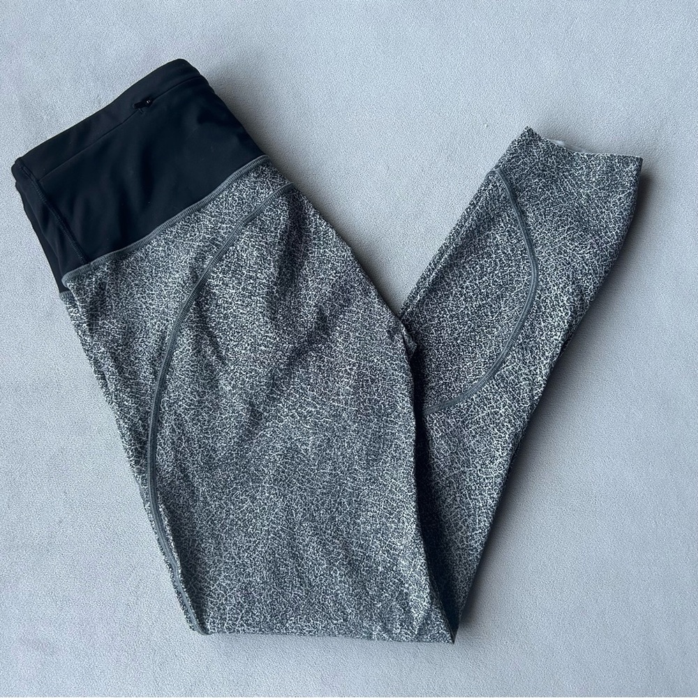 Lululemon ~ Run The Day 7/8 Tight ~ Women’s Size 6